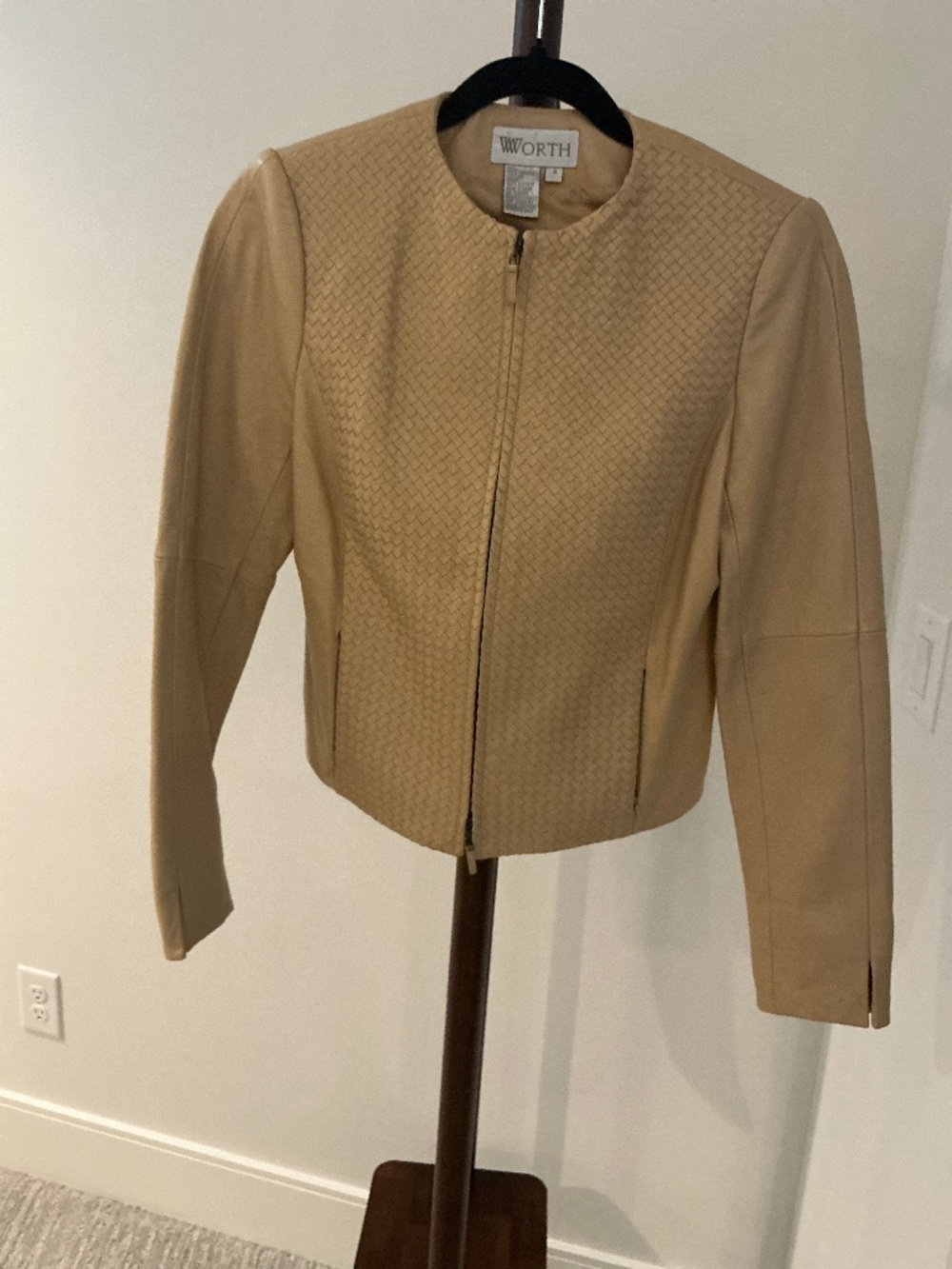 WORTH VINTAGE, like new BUTTER SOFT LIGHT TAN LEATHER JACKET SIZE 4